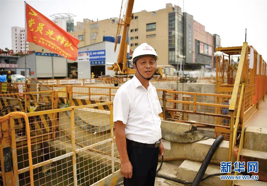 （習(xí)近平的民生關(guān)切事·圖文互動(dòng)）（1）揮灑汗水，鑄就人生輝煌——習(xí)近平總書記牽掛的民生事之“勞有所得”篇