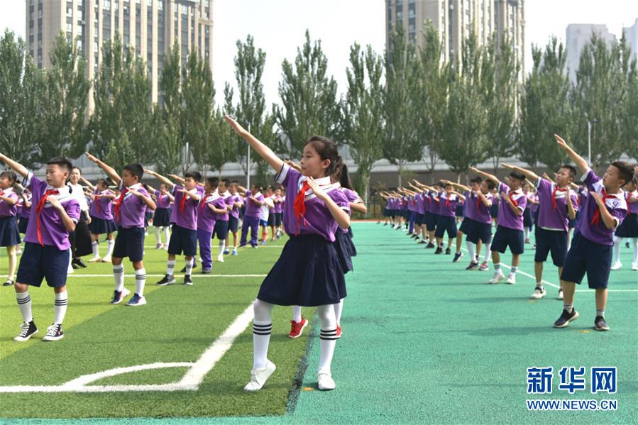 （體育·圖文互動）（1）（在習(xí)近平新時代中國特色社會主義思想指引下——新時代新作為新篇章·總書記關(guān)心的百姓身邊事）奔跑吧，少年！——體育讓孩子們插上強壯的翅膀（配本社同題文字稿）
