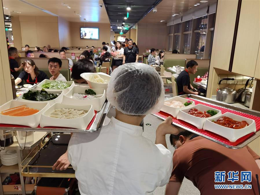 （在習(xí)近平新時(shí)代中國特色社會(huì)主義思想指引下——新時(shí)代新作為新篇章·習(xí)近平總書記關(guān)切事·圖文互動(dòng)）（2）珍惜盤中餐，狠剎浪費(fèi)風(fēng)——各地積極行動(dòng)堅(jiān)決制止餐飲浪費(fèi)