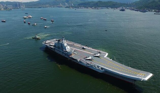 獨(dú)家航拍！遼寧艦駛離香港