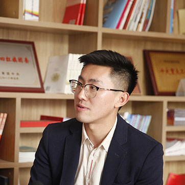 【青春的故事】“鋼鐵人”是怎樣煉成的？