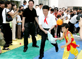 “為民、務實、清廉”——記中共中央政治局常委張高麗