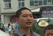 四川蘆山地震災區(qū)物資發(fā)放有序進行