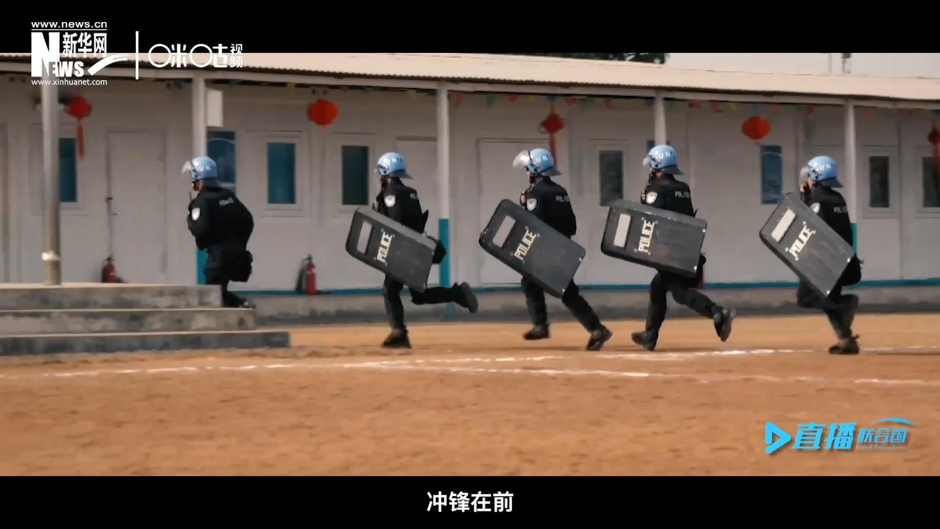 有這樣一支隊(duì)伍，他們不畏艱險(xiǎn)，沖鋒在前，頭戴藍(lán)盔，為和平而戰(zhàn)，他們的名字叫做聯(lián)合國(guó)維和部隊(duì)。