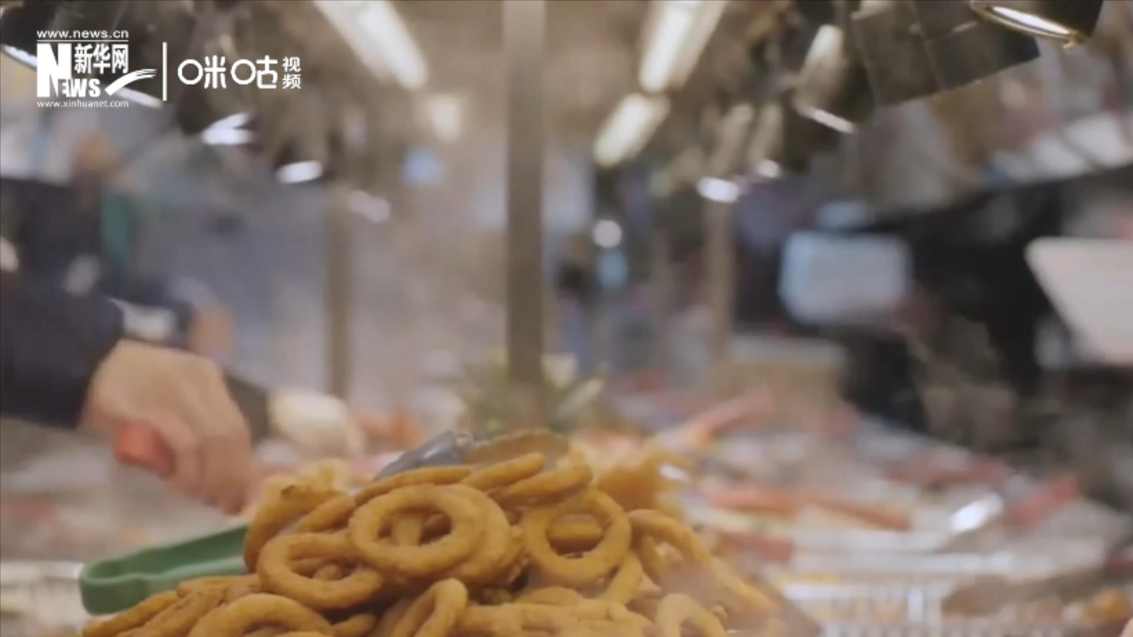 成噸的糧食遭到損失或浪費(fèi)，同時(shí)也有很多人正在挨餓