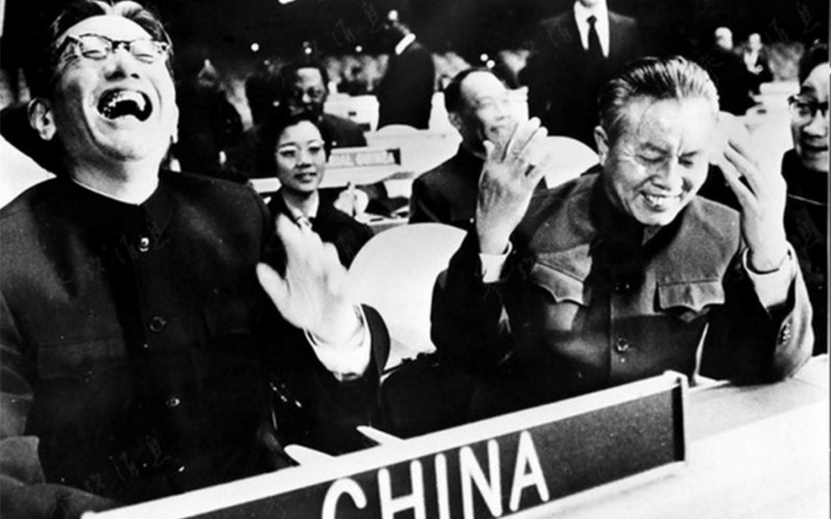 1971年10月25日，聯(lián)大通過決議，恢復(fù)了中華人民共和國在聯(lián)合國的合法席位