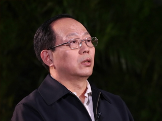 如何發(fā)展壯大體育產(chǎn)業(yè)？