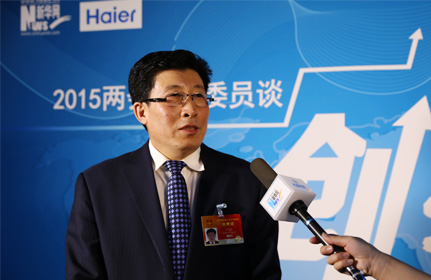 “面對這種新型的、農(nóng)業(yè)轉(zhuǎn)型的項目，政府各級部門也都在研究怎么落實，還有很多細節(jié)上的問題。”
