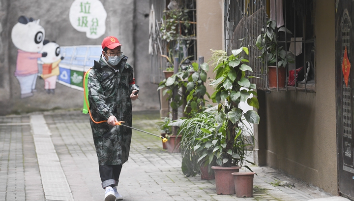 辛識(shí)平：致敬！按下“快進(jìn)鍵”的平凡英雄