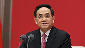 中央宣傳部副部長(zhǎng)、國(guó)務(wù)院新聞辦公室主任徐麟主持發(fā)布會(huì)