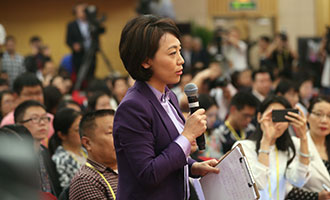 中央電視臺(tái)、中國(guó)國(guó)際電視臺(tái)記者提問