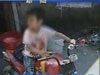 司機太?。?歲幼童駕"車"上路找媽媽