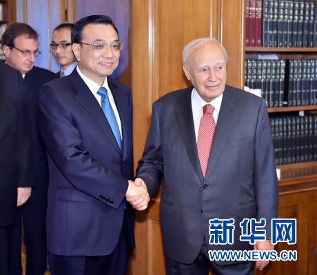 6月20日，國務(wù)院總理李克強(qiáng)在雅典總統(tǒng)府會(huì)見希臘總統(tǒng)帕普利亞斯。 新華社記者 李濤 攝