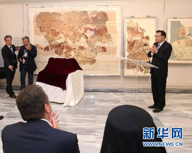 6月21日，國(guó)務(wù)院總理李克強(qiáng)與希臘總理薩馬拉斯共同出席希臘伊拉克利翁博物館新館開(kāi)館儀式并發(fā)表講話。 新華社記者 龐興雷 攝 