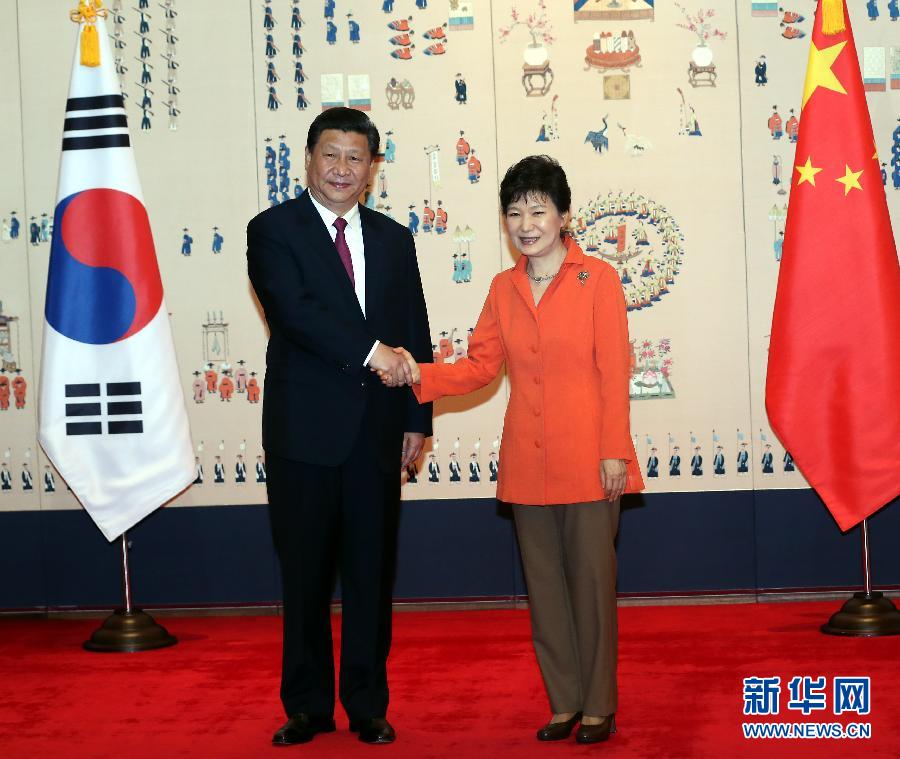 7月3日，國家主席習近平在首爾同韓國總統(tǒng)樸槿惠舉行會談。新華社記者 蘭紅光 攝