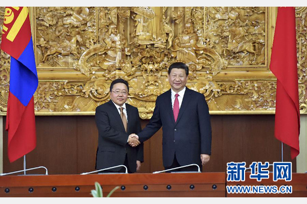 8月21日，國(guó)家主席習(xí)近平在烏蘭巴托同蒙古國(guó)總統(tǒng)額勒貝格道爾吉舉行會(huì)談。 新華社記者 李濤 攝 