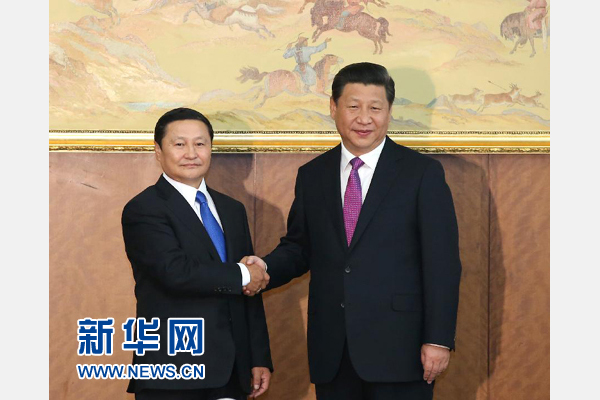 8月22日，國家主席習(xí)近平在烏蘭巴托會(huì)見蒙古國總理阿勒坦呼亞格。 新華社記者龐興雷攝 