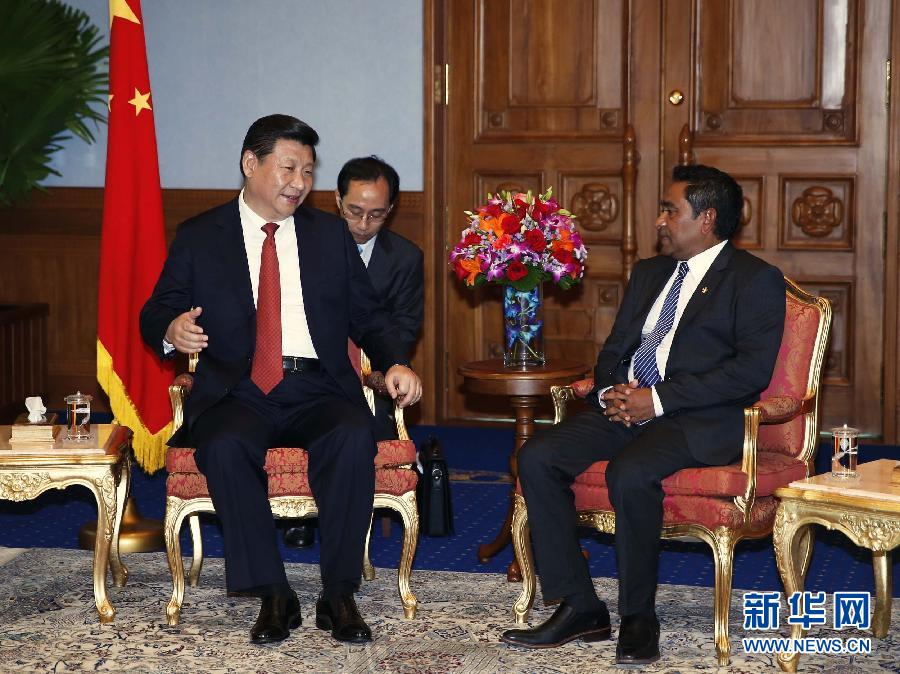 9月15日，國家主席習(xí)近平同馬爾代夫總統(tǒng)亞明在馬累舉行會談。新華社記者 鞠鵬 攝