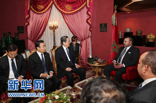 11月4日，中國(guó)全國(guó)政協(xié)主席俞正聲在非斯會(huì)見(jiàn)摩洛哥國(guó)王穆罕默德六世。 新華社記者 劉衛(wèi)兵 攝