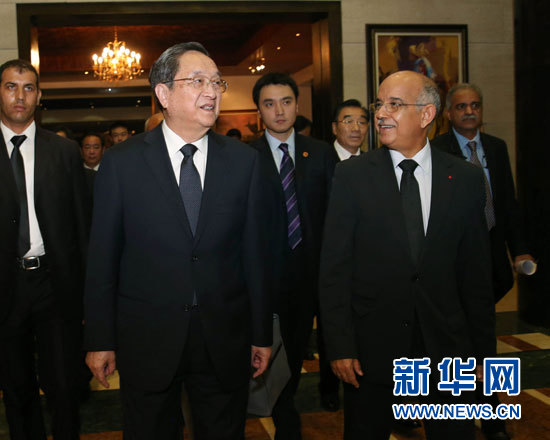 11月3日，全國(guó)政協(xié)主席俞正聲在拉巴特與摩洛哥參議長(zhǎng)比亞迪拉進(jìn)行會(huì)談。 新華社記者 劉衛(wèi)兵 攝
