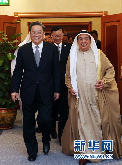 11月6日，正在巴林進行正式友好訪問的全國政協(xié)主席俞正聲在麥納麥會見巴林副首相穆罕默德。 新華社記者劉衛(wèi)兵攝