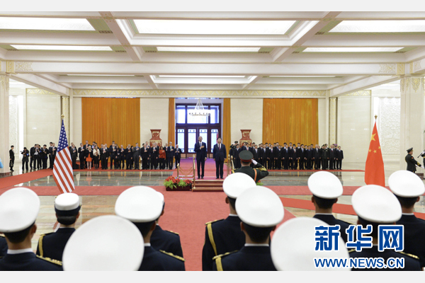 11月12日，國家主席習近平在北京人民大會堂舉行歡迎儀式，歡迎美國總統(tǒng)奧巴馬對中國進行國事訪問。 新華社記者 馬占成 攝