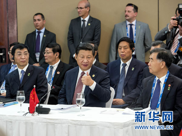 11月15日，金磚國家領(lǐng)導人非正式會晤在澳大利亞布里斯班舉行，中國國家主席習近平出席。新華社記者李學仁攝