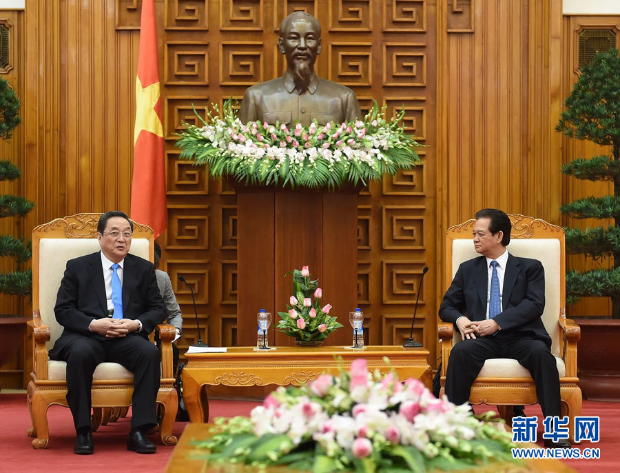 12月25日至27日，中共中央政治局常委、全國(guó)政協(xié)主席俞正聲對(duì)越南進(jìn)行正式訪問。這是12月26日，俞正聲在河內(nèi)會(huì)見越南政府總理阮晉勇。 新華社記者劉建生攝