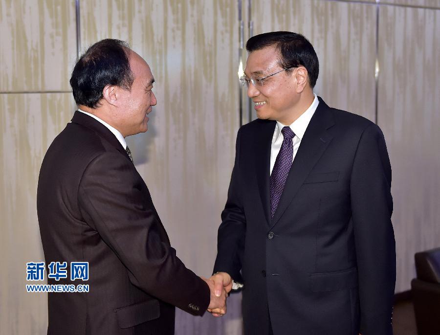 1月22日，中國國務(wù)院總理李克強在瑞士蘇黎世會見國際電信聯(lián)盟秘書長趙厚麟。 新華社記者 李濤 攝 
