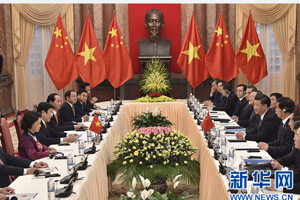 11月6日，中共中央總書記、國(guó)家主席習(xí)近平在河內(nèi)同越南國(guó)家主席張晉創(chuàng)舉行會(huì)談。 新華社記者李濤攝