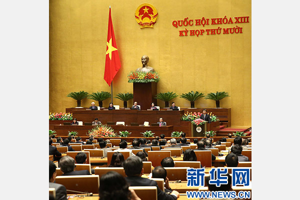 11月6日，中共中央總書記、國(guó)家主席習(xí)近平在越南國(guó)會(huì)發(fā)表題為《共同譜寫中越友好新篇章》的重要演講。 新華社記者 龐興雷 攝