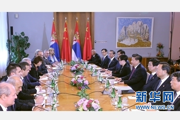 6月18日，國家主席習(xí)近平在貝爾格萊德同塞爾維亞總統(tǒng)尼科利奇舉行會談。 新華社記者 馬占成 攝