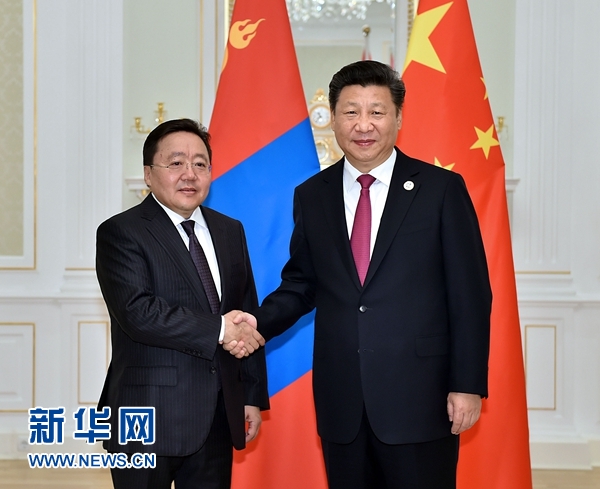 6月23日，國家主席習近平在塔什干會見蒙古國總統(tǒng)額勒貝格道爾吉。 新華社記者李濤攝