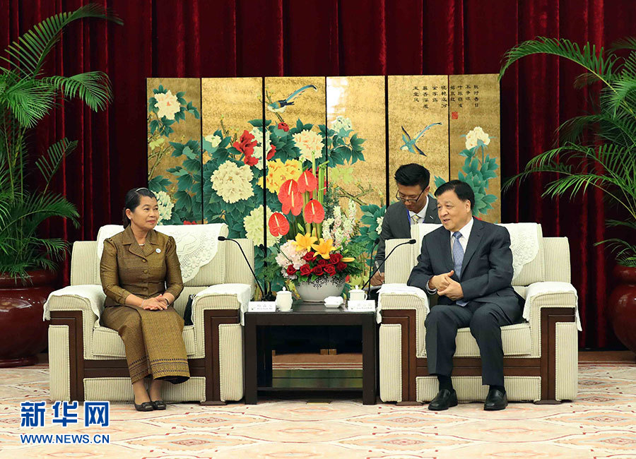 6月11日，中共中央政治局常委、中央書記處書記劉云山在福州會(huì)見來華出席金磚國家政黨、智庫和民間社會(huì)組織論壇的柬埔寨人民黨中央常委、副首相梅森安。新華社記者劉衛(wèi)兵攝