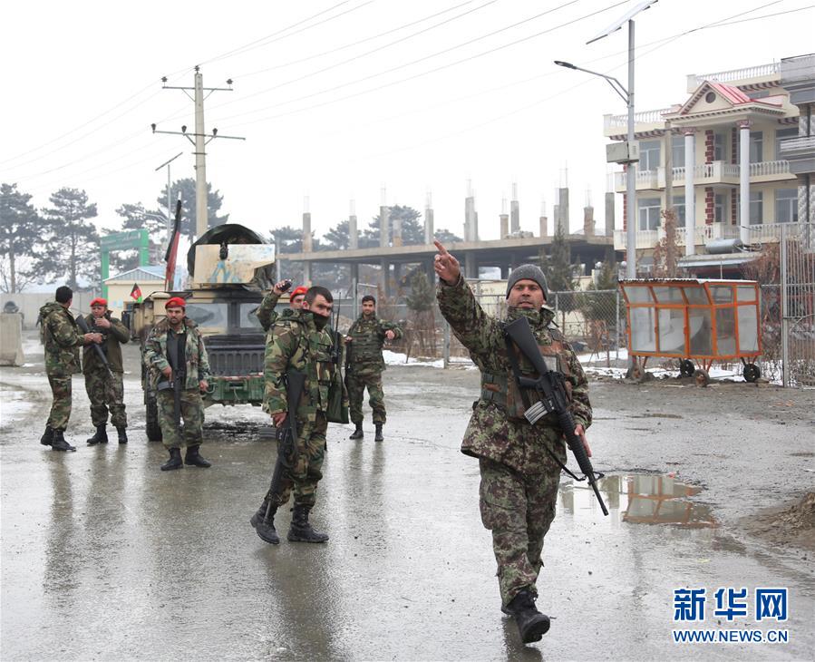（國際）（2）阿富汗首都一軍隊(duì)駐地遭襲擊致9人死亡