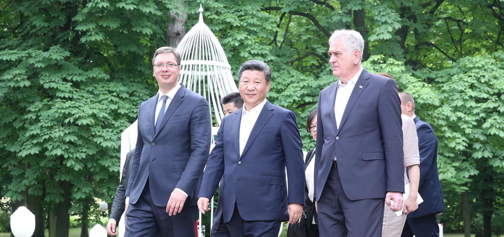 習近平出席塞爾維亞總統(tǒng)尼科利奇、總理武契奇共同舉行的午宴