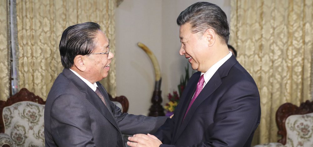 習(xí)近平會見老撾人民革命黨中央委員會前總書記、前國家主席朱馬里