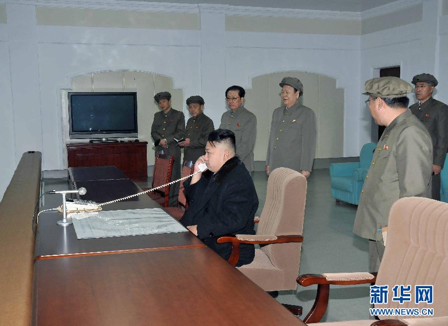 朝最高領導人金正恩親臨現(xiàn)場指揮衛(wèi)星發(fā)射