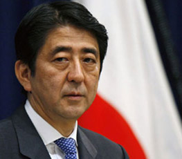 2013，安倍的“狂人日記”