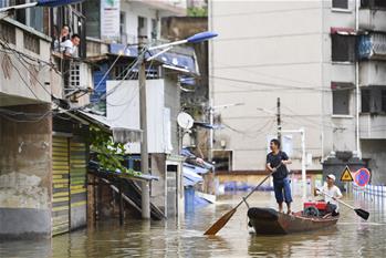 洪水來時(shí)，那暖心的民間救援